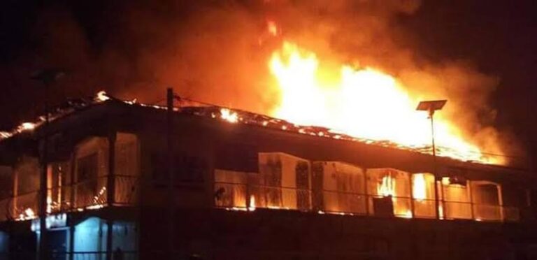 BREAKING: Fire Engulfs Radio Nigeria Lagos Office 