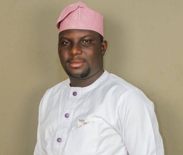 PHOTOS: Gov Adeleke Aide Visits Ikirun, Engages Stakeholders In Town Hall Meeting