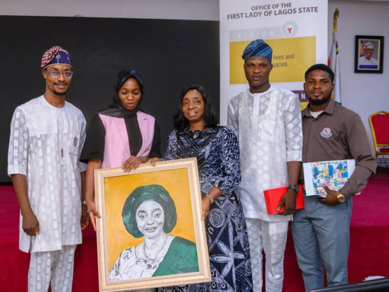 APC Youth Group Visits Sanwo-Olu’s Wife, Discusses Opportunities For Lagos Youths 