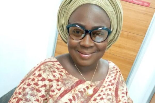 FLASH: Female Broadcast Journalist Slumps, Dies At Work