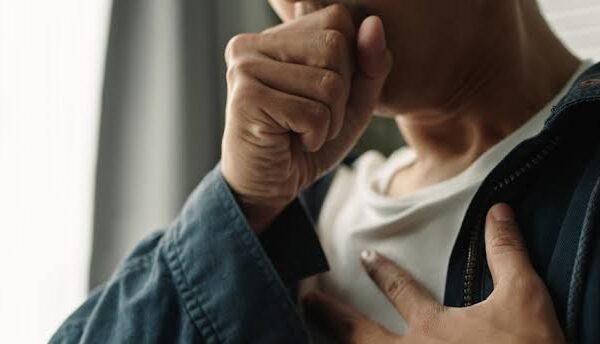 Experts Urge Nigerians Experiencing Unusual Cough, Cold To Reduce Stress