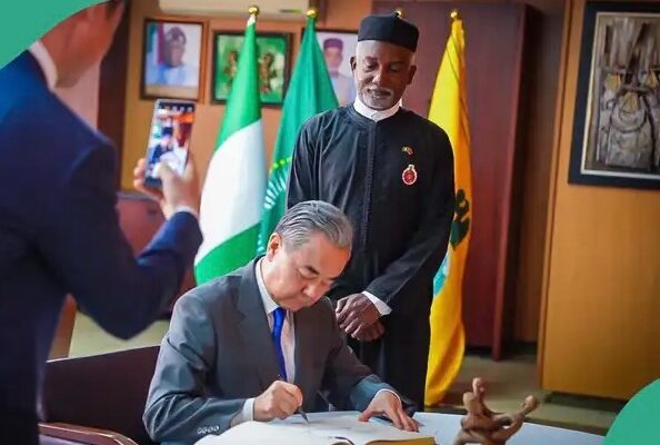 FLASH: Chinese Language Added To Nigeria’s Senior Secondary Curriculum