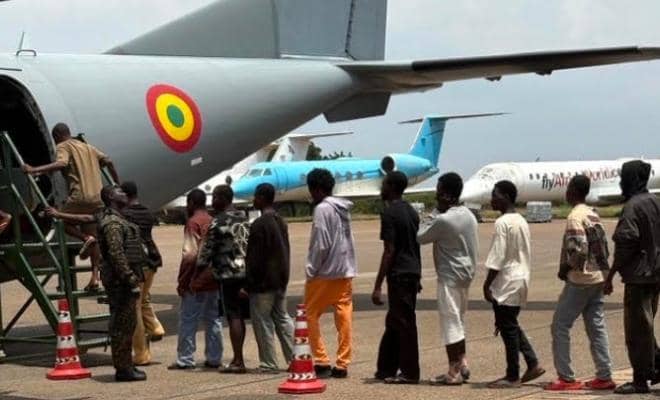 VIDEO: Ghana Repatriates 120 Nigerians Arrested In Yahoo Boys’ Hideout Crackdown 